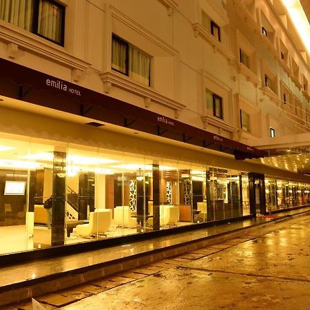 Emilia Hotel By Amazing - Παλεμπάνγκ Εξωτερικό φωτογραφία