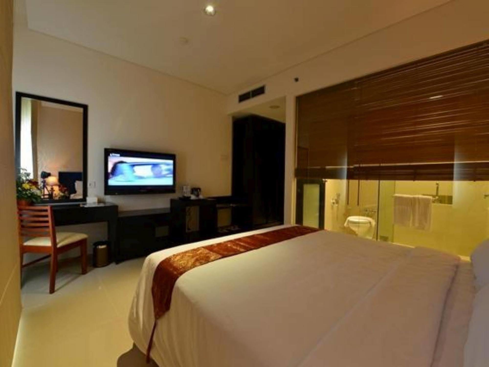 Emilia Hotel By Amazing - Παλεμπάνγκ Εξωτερικό φωτογραφία
